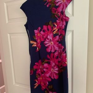 Beautiful dress from Bloomingdales. Size 6